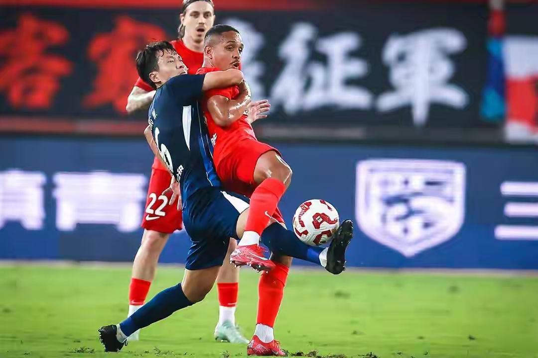 爱游戏官方入口-武汉三镇队长鼓劲备战CBA常规赛北京国安完成体检备战欧篮联，风云突变浙江稠州今晚造点机会看傻球迷