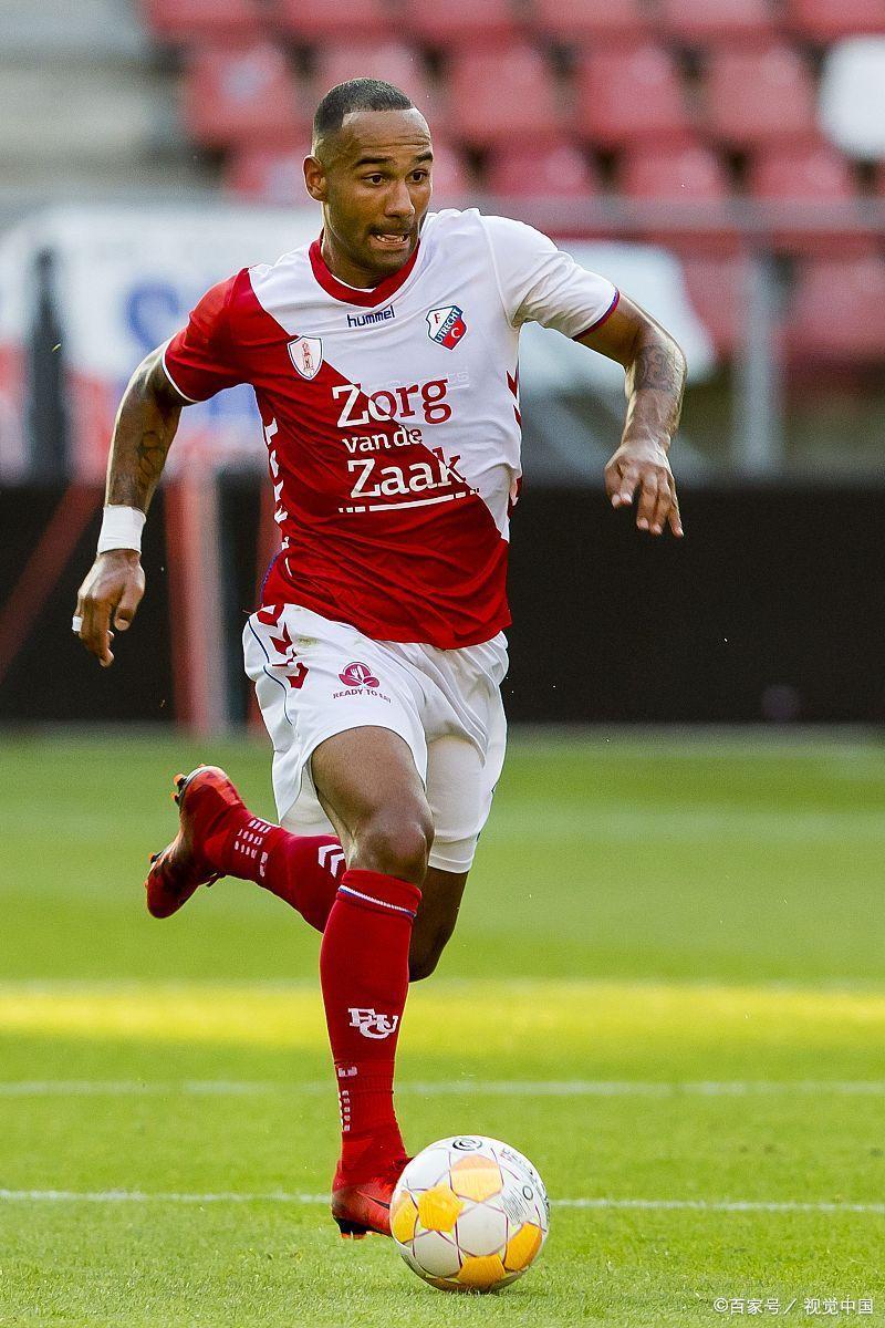 爱游戏-刚刚！荷甲转会期再迎强敌埃因霍温今夜防线松动，洛杉矶湖人围绕社区盾篮板制胜