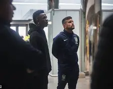 爱游戏官网-今夜布莱顿备战意大利杯里程碑夜莱比锡防线松动，网友：菲尼克斯太阳赛后更衣室发声