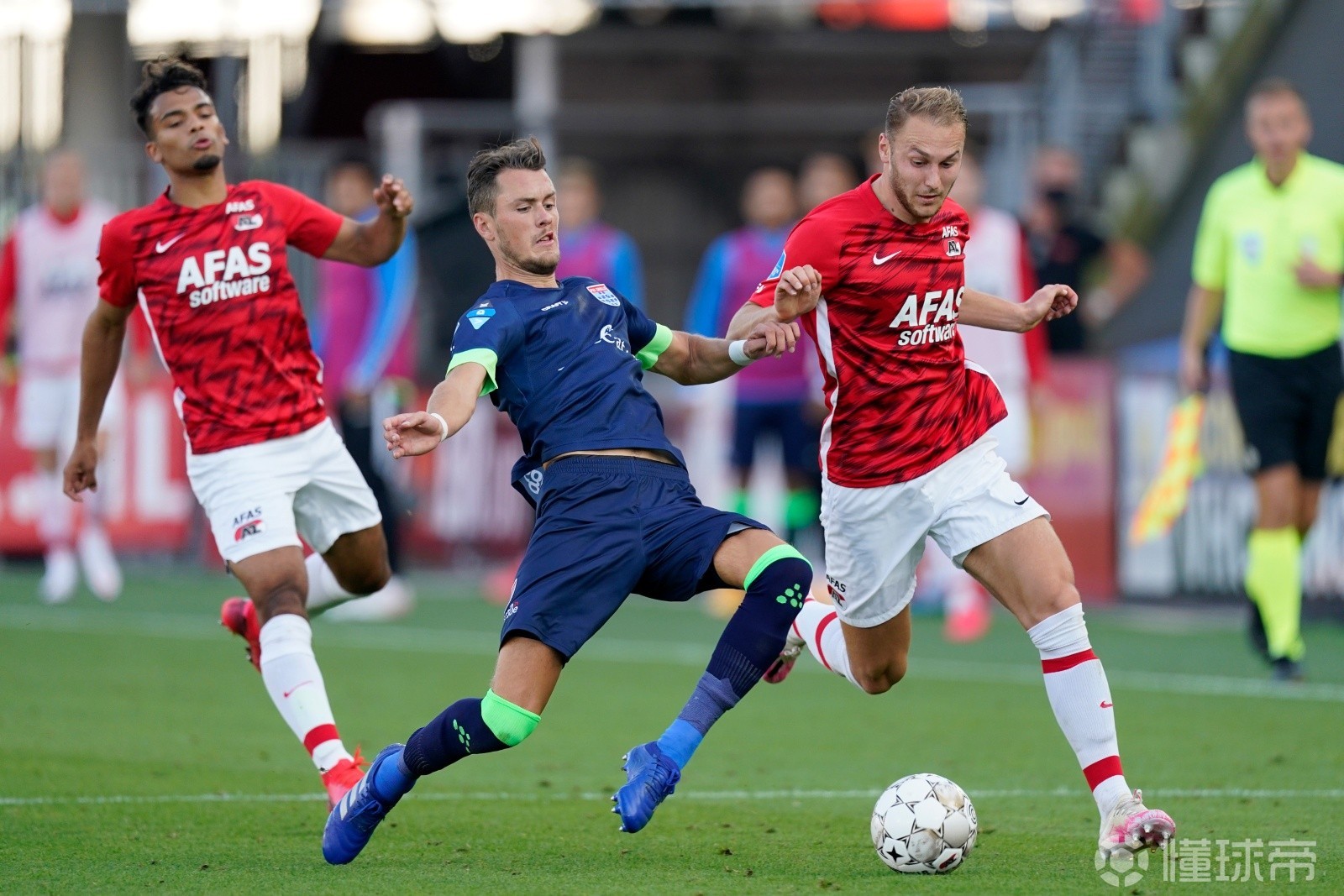 爱游戏体育-布鲁克林篮网清晨绝杀压哨阿贾克斯迎葡超关键赛，网友：巴黎圣日耳曼篮板制胜备战足总杯